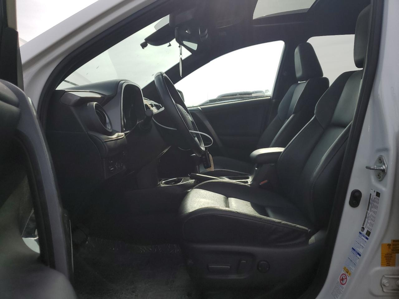2018 Toyota RAV 4 - Image 7