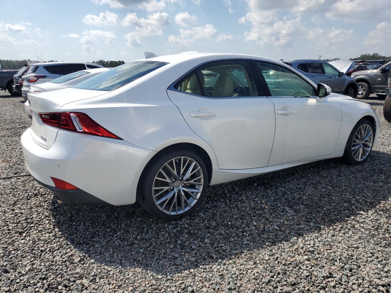 2015 Lexus IS - Image 3