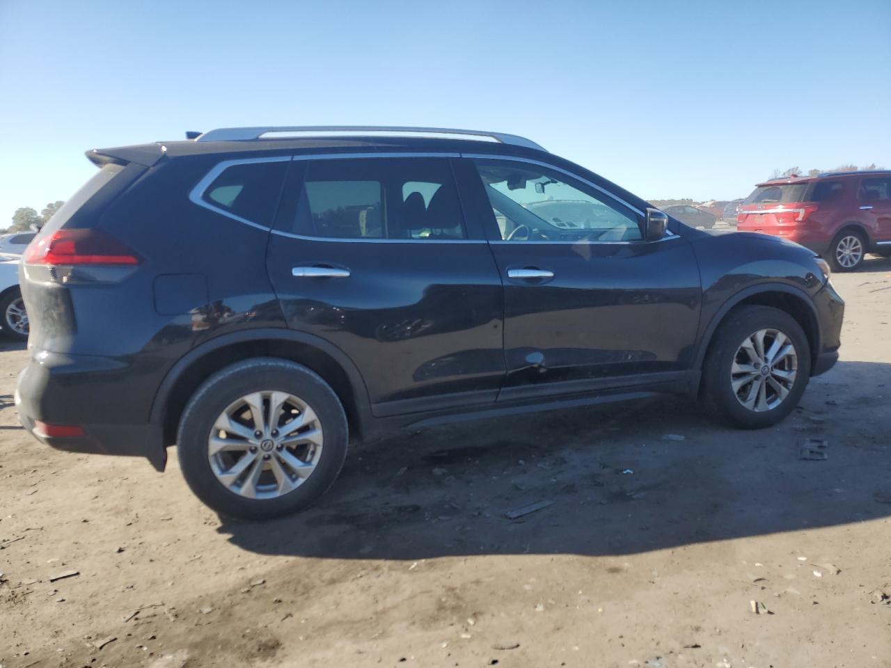 2018 Nissan Rogue - Image 3
