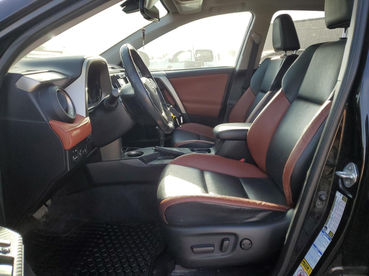 2014 Toyota RAV 4 - Image 7