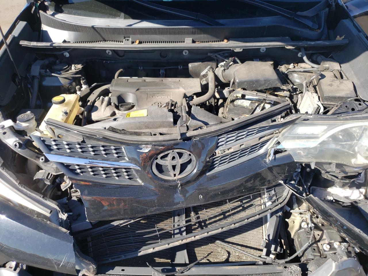 2T3RFREVXFW382895 2015 Toyota Rav4 Xle