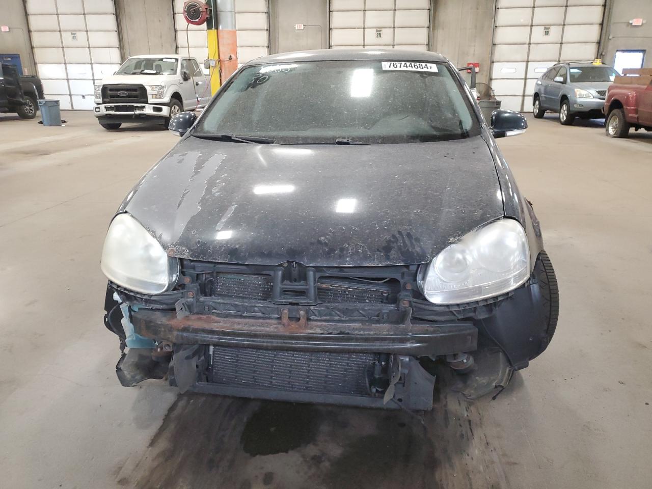 2009 Volkswagen Jetta - Image 5