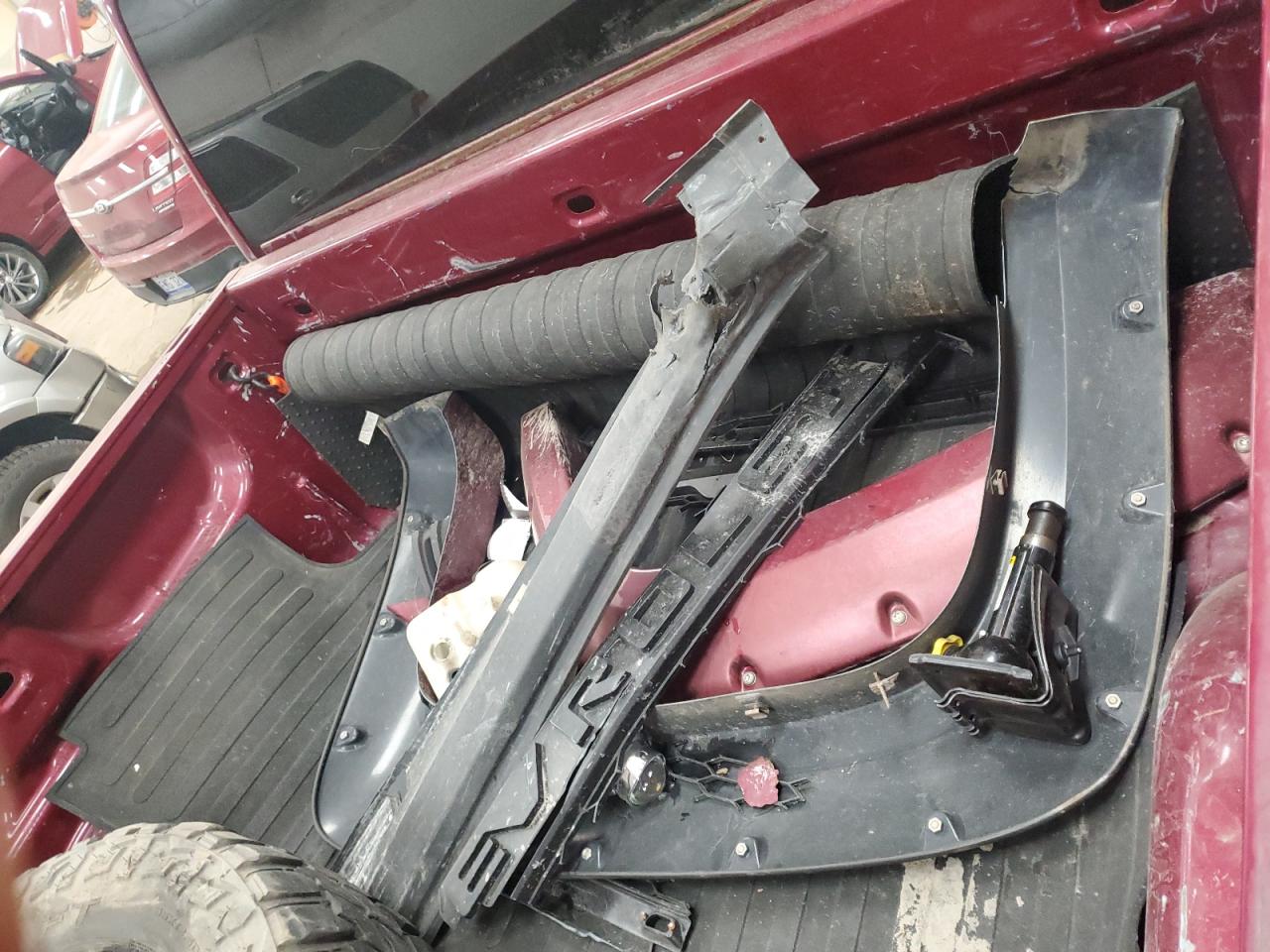 2007 Chevrolet Silverado - Image 12