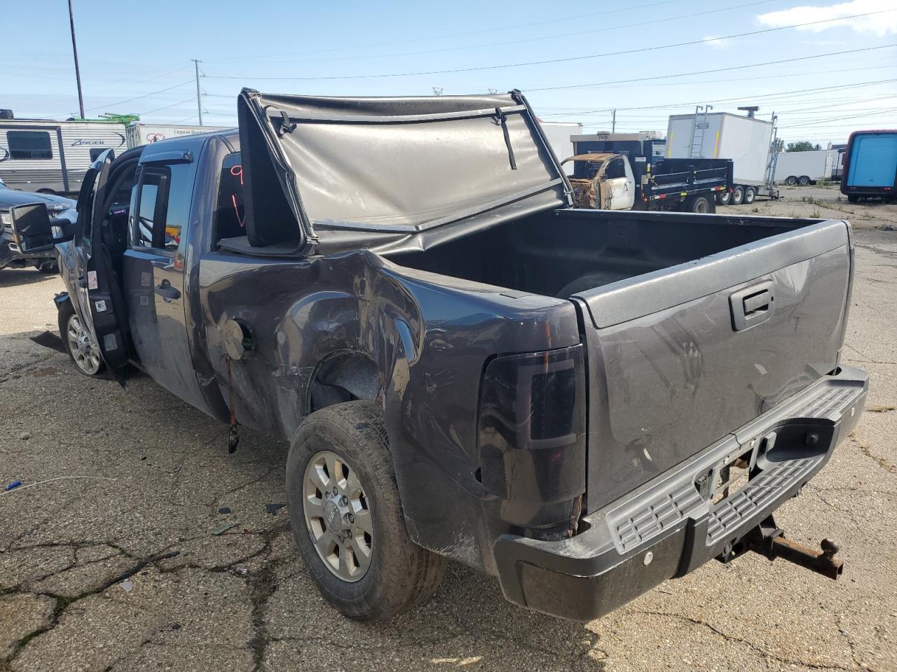 2011 GMC Sierra - Image 2