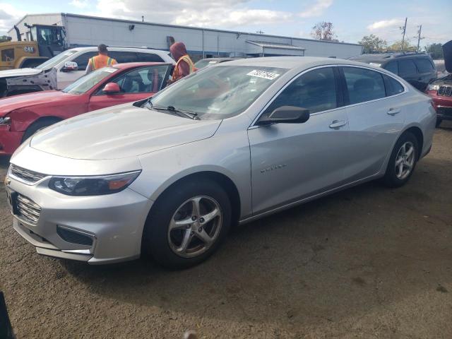 Sedans CHEVROLET MALIBU 2016 Srebrny