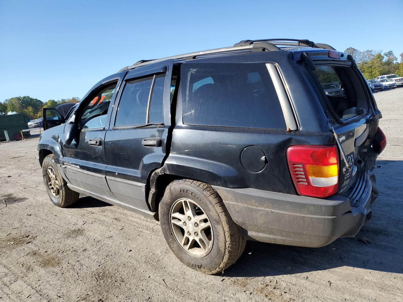 2004 Jeep Grand Cherokee - Image 2