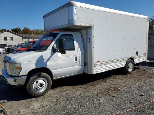 2009 Ford Econoline E450 Super Duty Cutaway Van