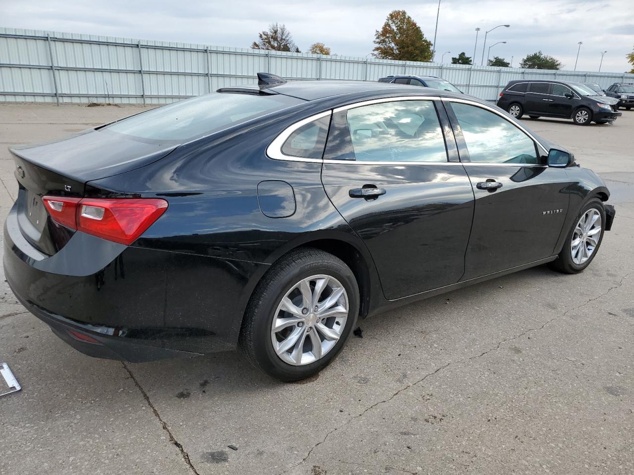 2023 Chevrolet Malibu - Image 3