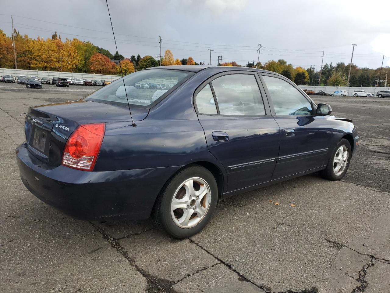 2005 Hyundai Elantra - Image 3