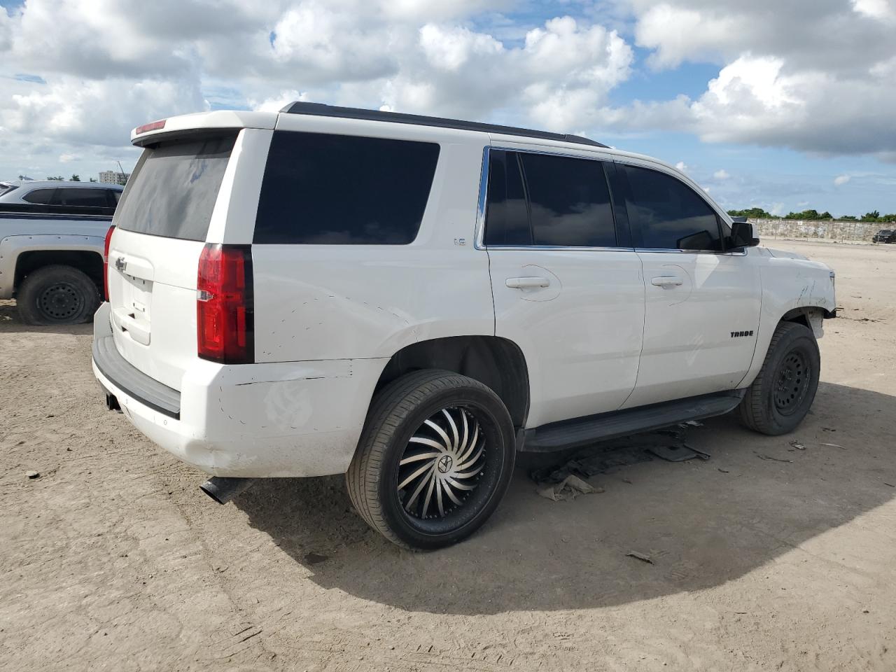 2016 Chevrolet Tahoe - Image 3
