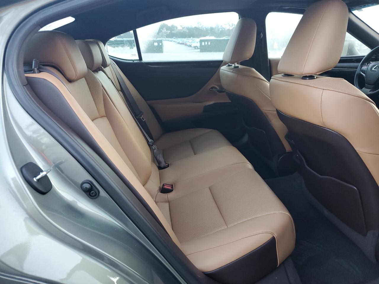 2020 Lexus ES - Image 10