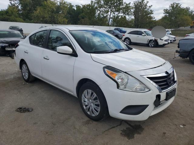  NISSAN VERSA 2019 Biały