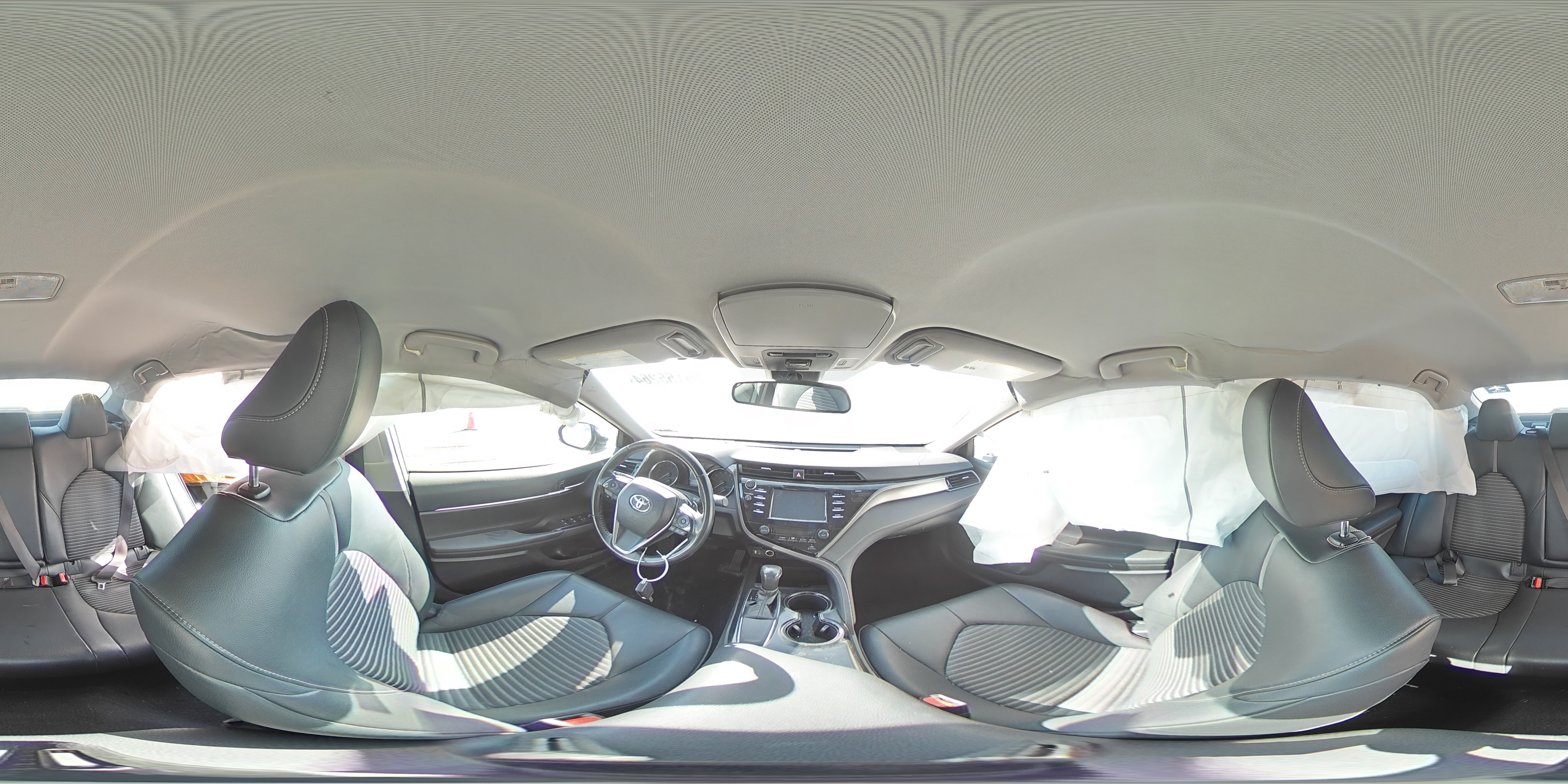 2019 Toyota Camry - Image 12