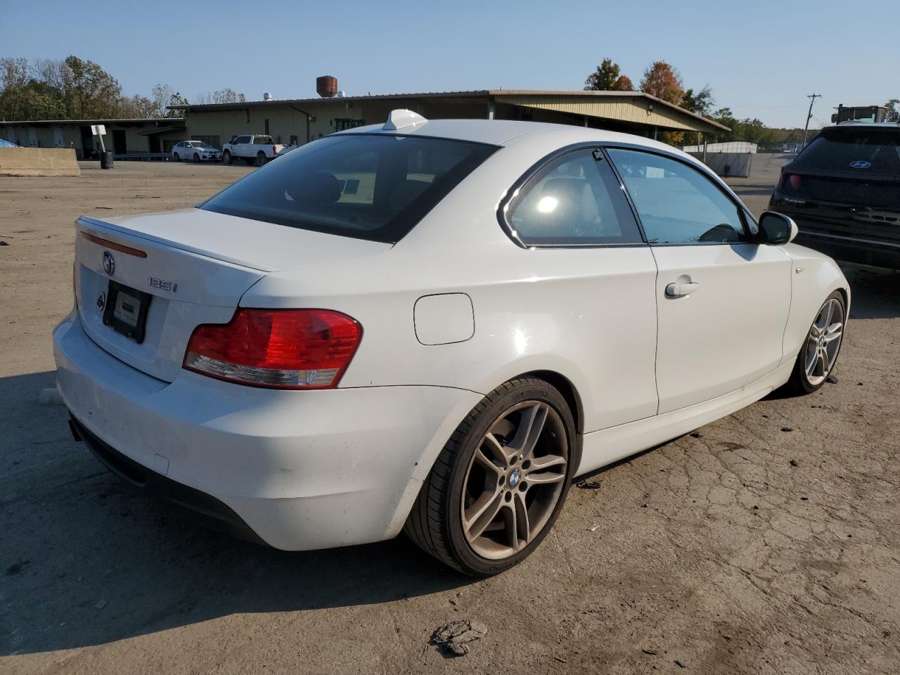 WBAUC9C56BVM10308 2011 BMW 135 I