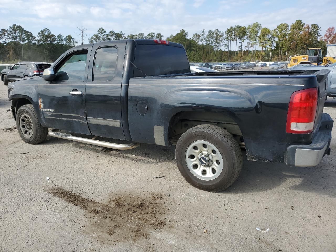 2009 GMC Sierra - Image 2