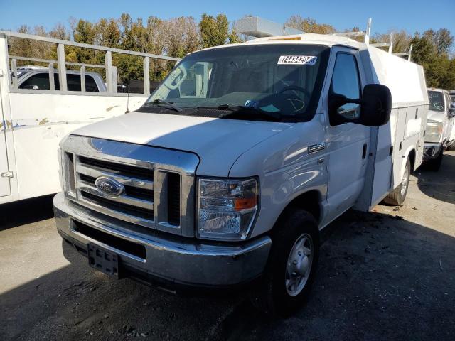 2017 Ford Econoline E350 Super Duty Cutaway Van