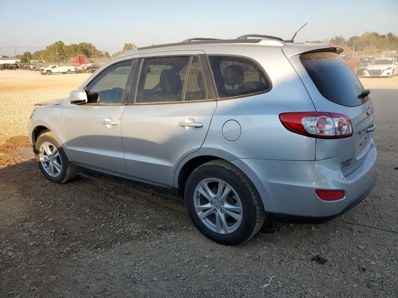 2011 Hyundai Santa Fe - Image 2