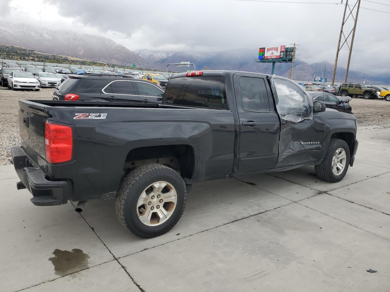 2017 Chevrolet Silverado - Image 3