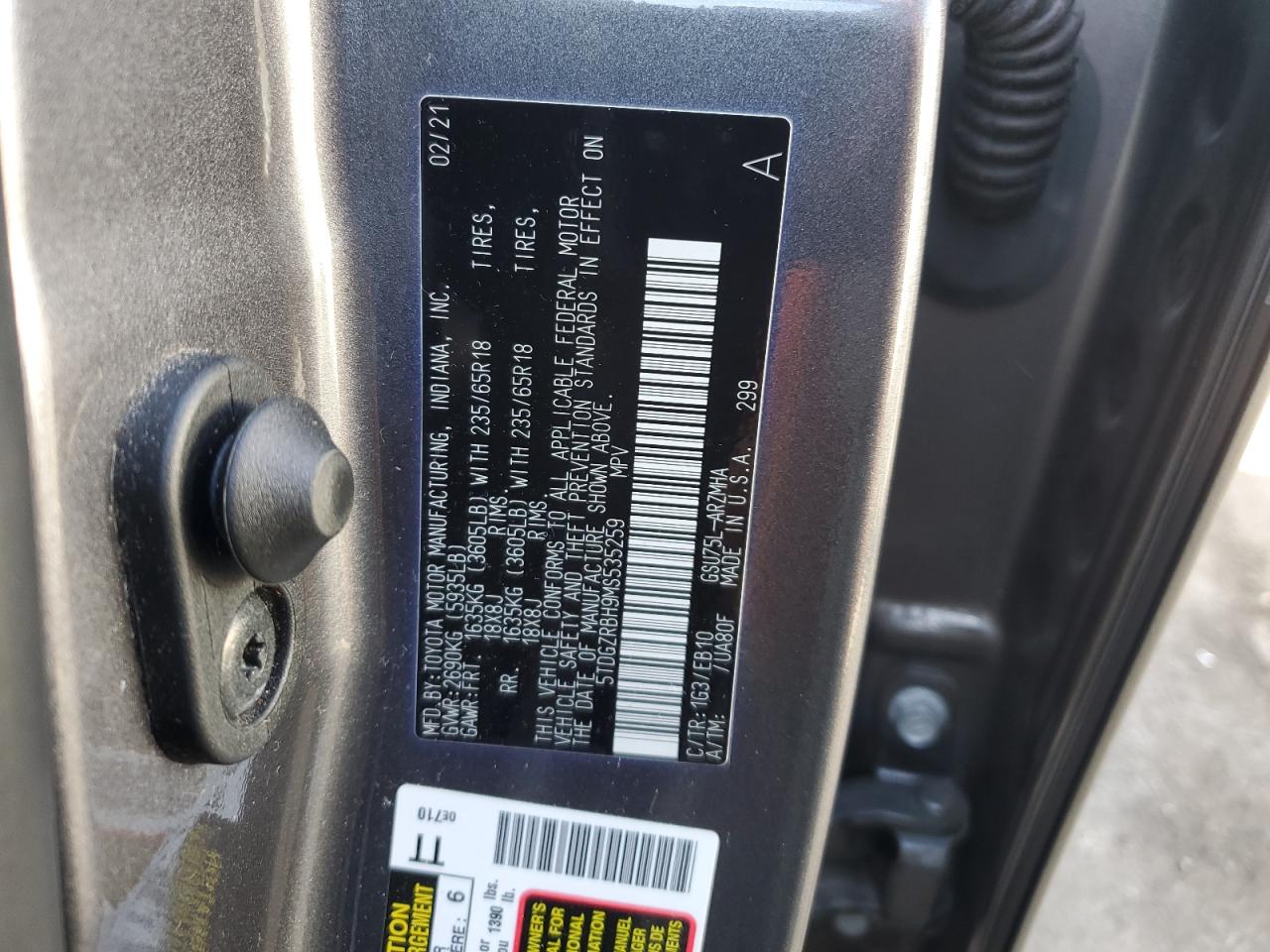 2021 Toyota Highlander - Image 13