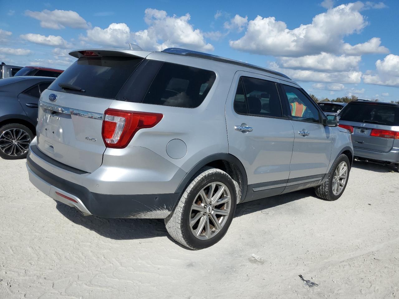 2016 Ford Explorer - Image 3