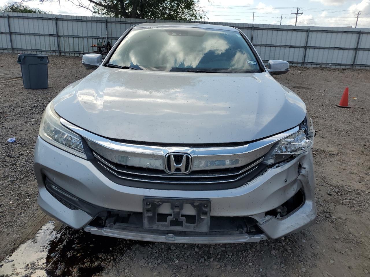 2017 Honda Accord - Image 5