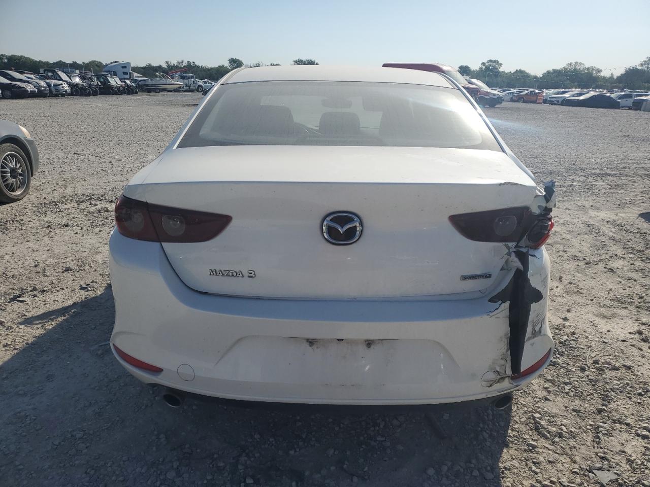 JM1BPACL6K1110581 2019 Mazda 3 Preferred Plus