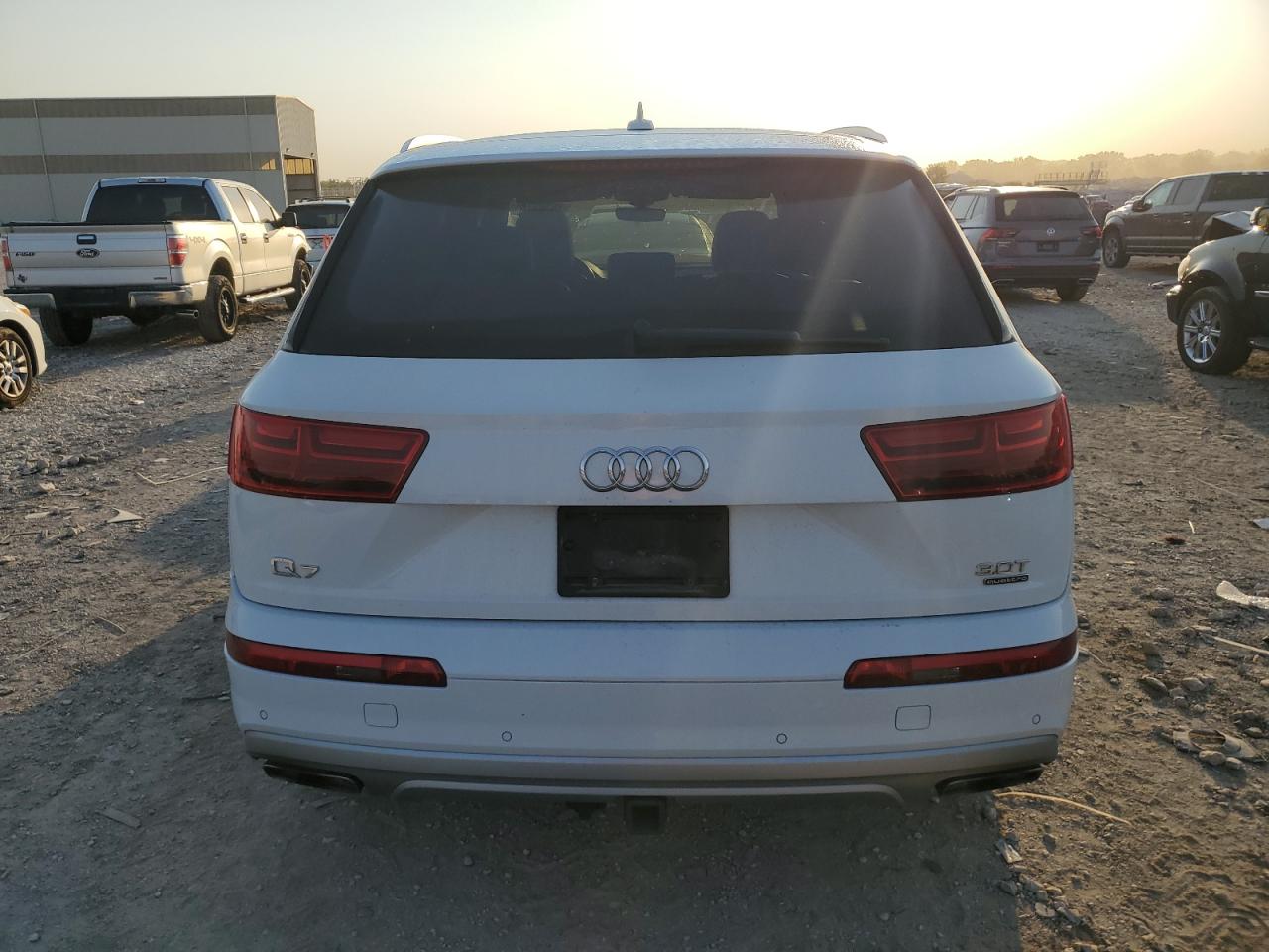 WA1VAAF71JD052545 2018 Audi Q7 Prestige