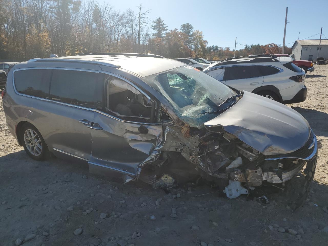 2020 Chrysler Pacifica - Image 4