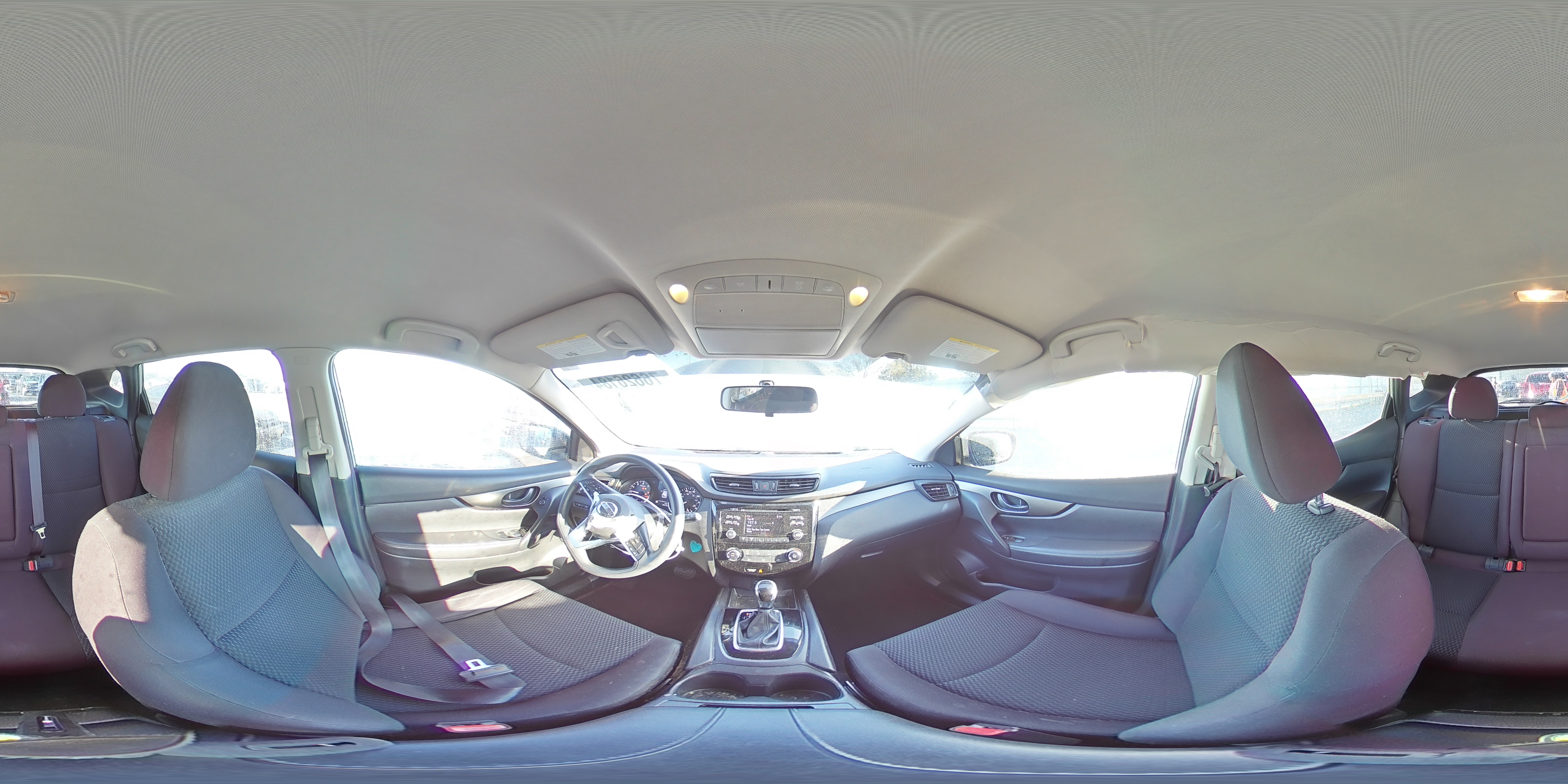 2017 Nissan Rogue - Image 16