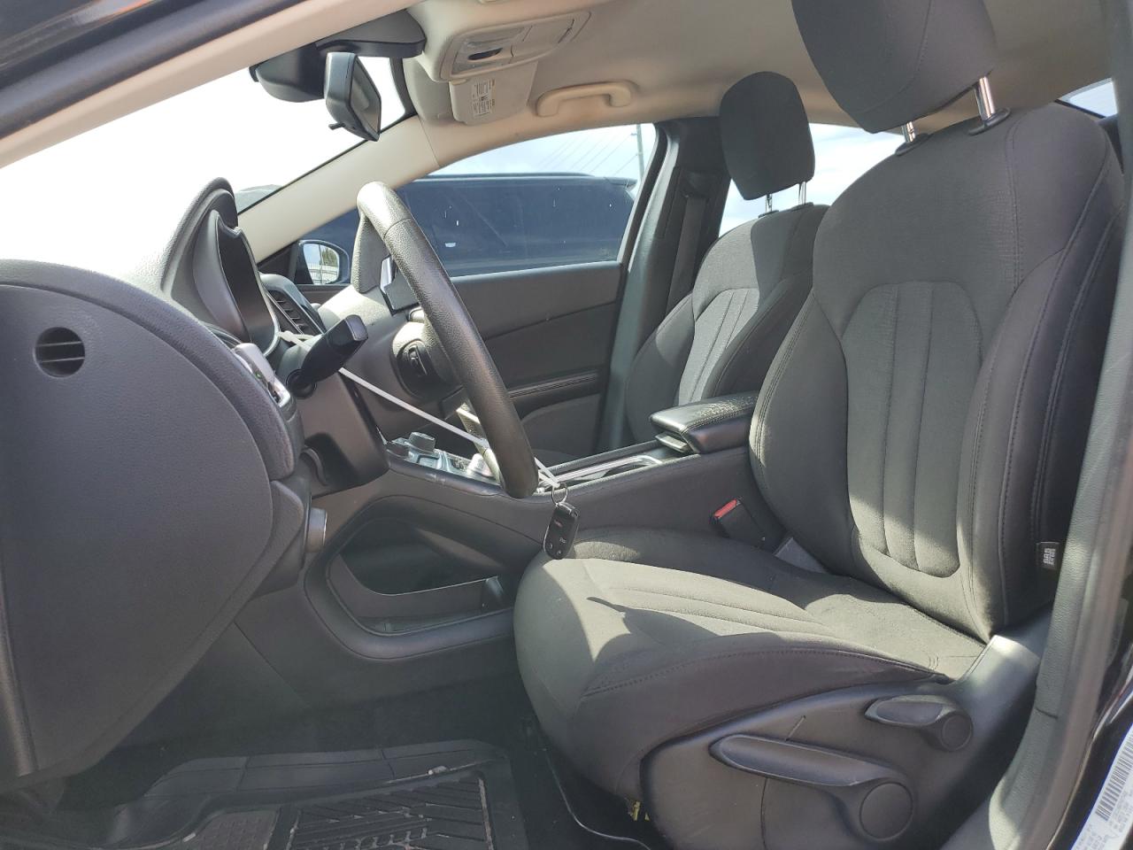 2015 Chrysler 200 - Image 7