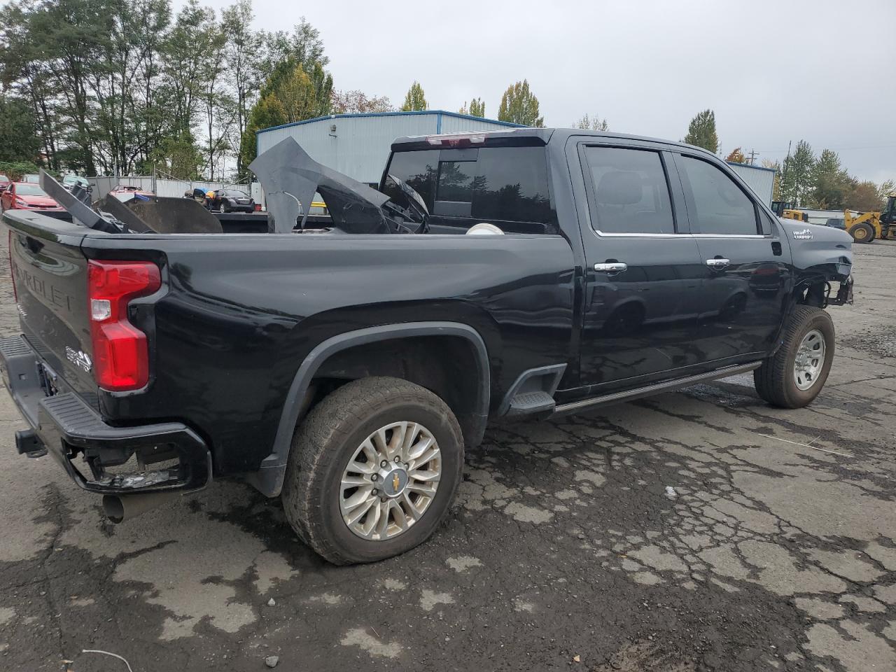 2022 Chevrolet Silverado - Image 3