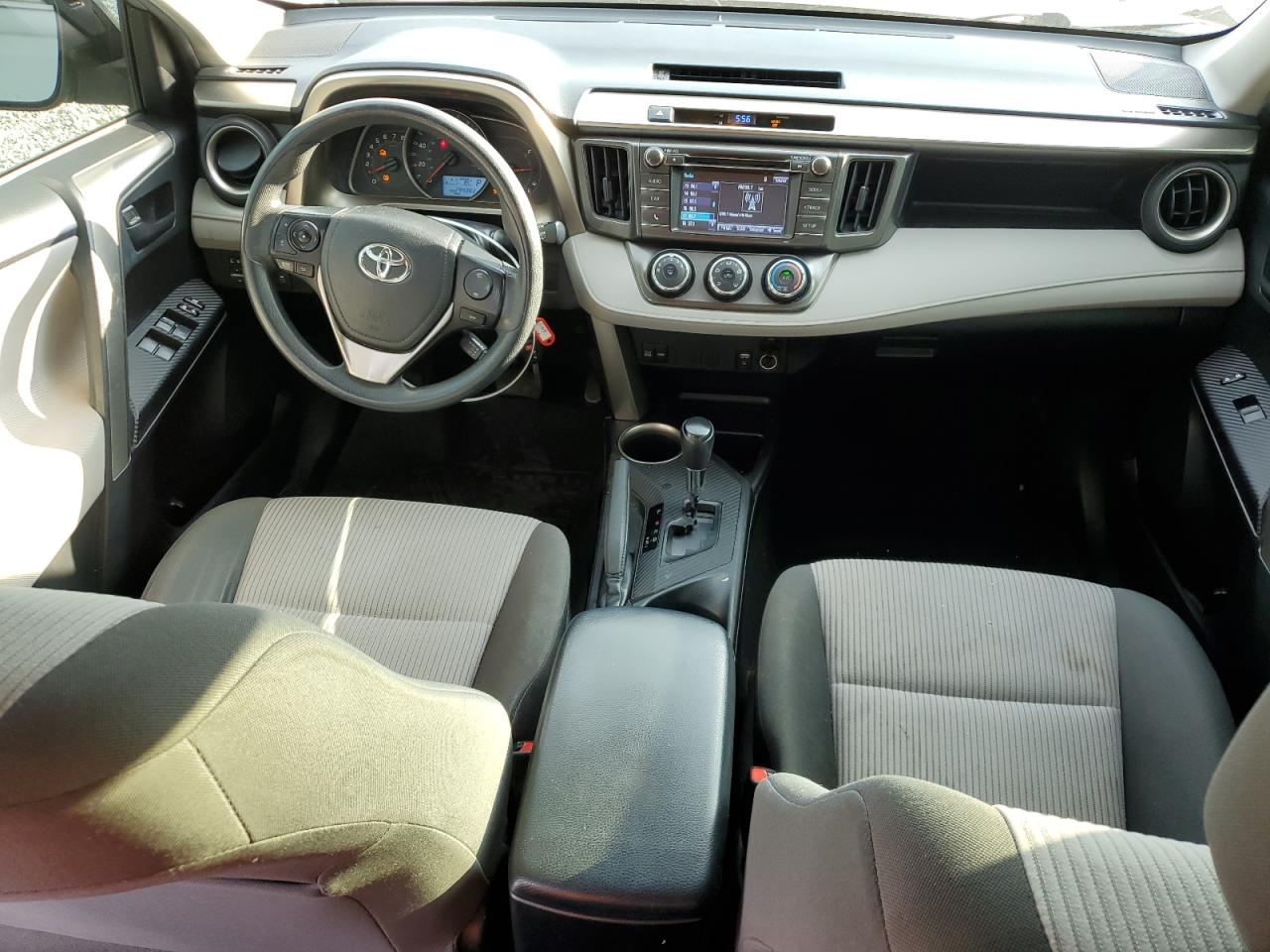 2015 Toyota RAV 4 - Image 8