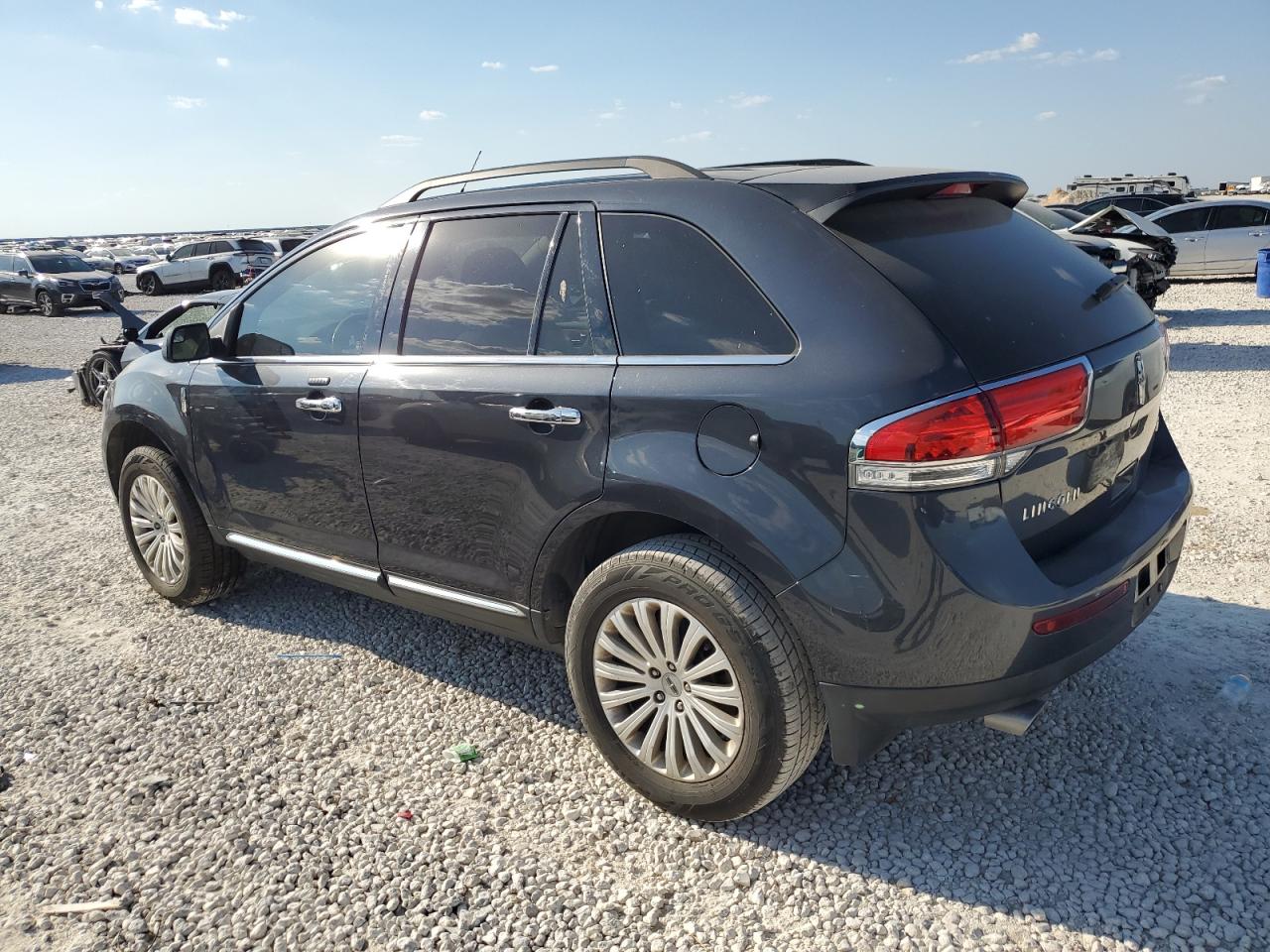 VIN 2LMDJ6JK7DBL09227 2013 LINCOLN MKX no.2