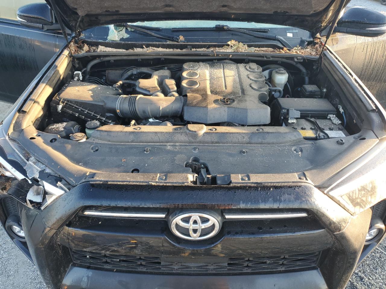 2021 Toyota 4Runner Sr5 VIN: JTEFU5JR6M5228260 Lot: 74565014