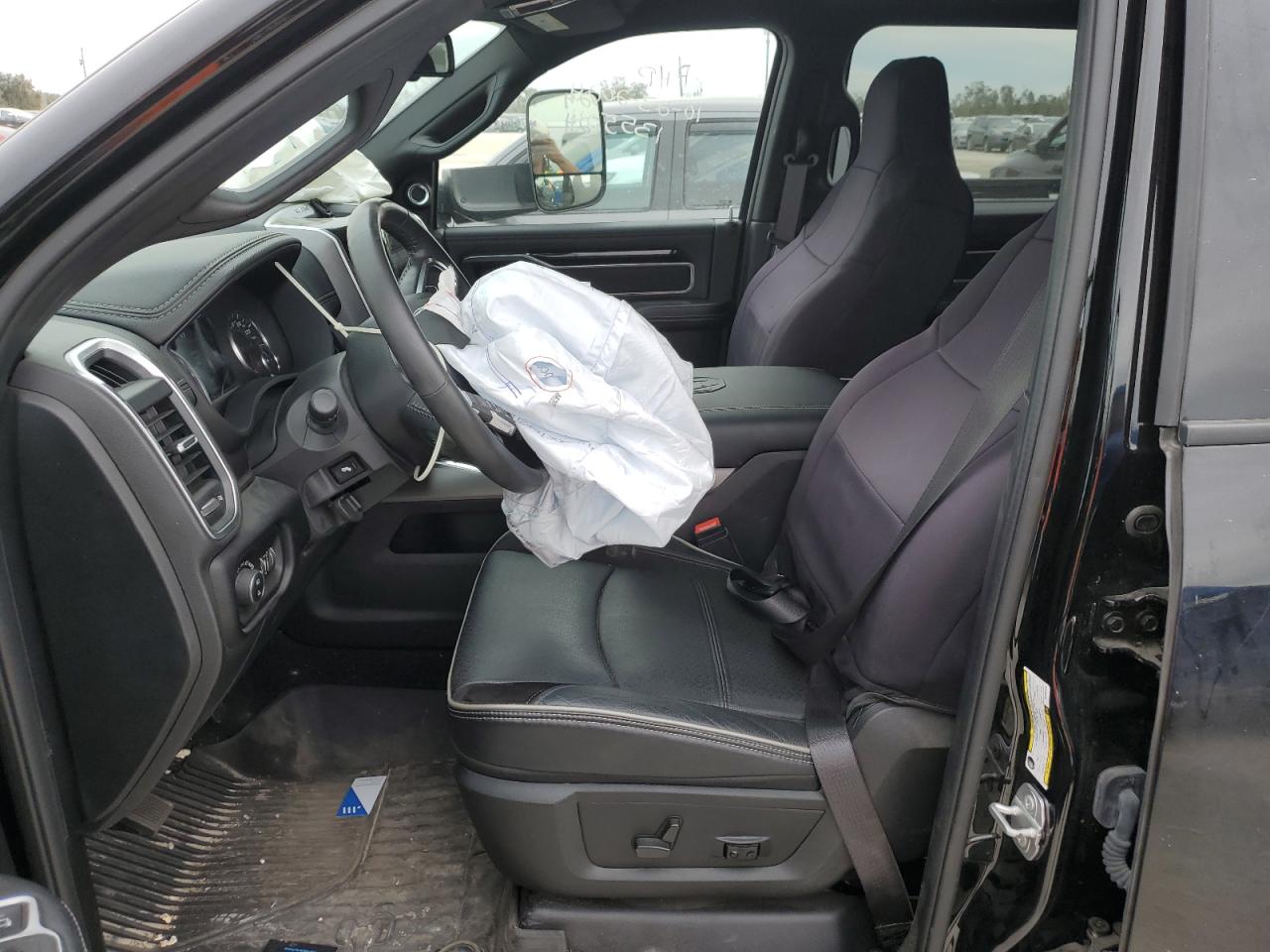 2021 RAM 3500 - Image 7