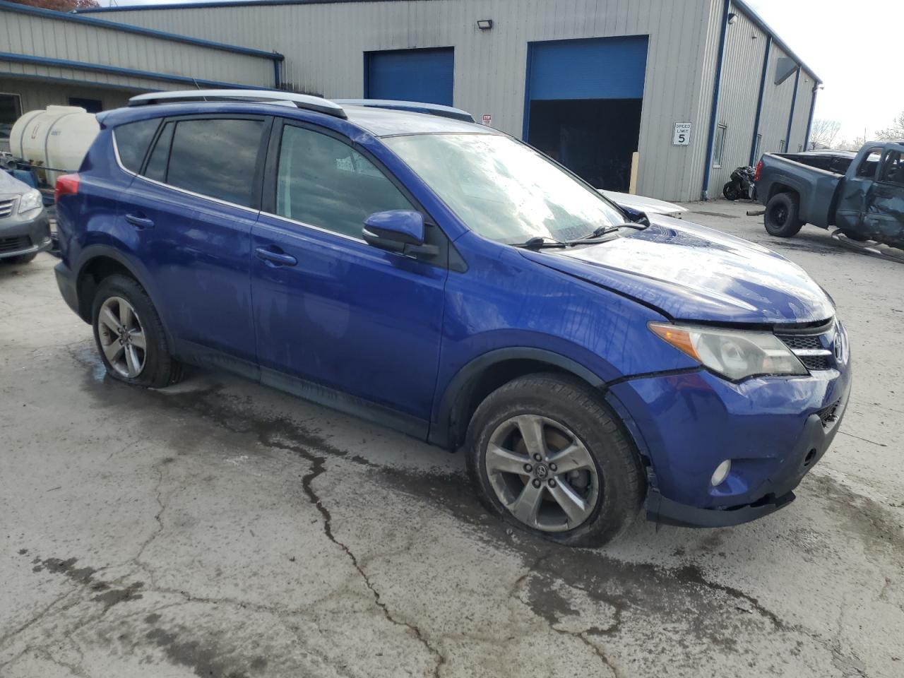 VIN 2T3RFREV7FW389741 2015 TOYOTA RAV4 no.4