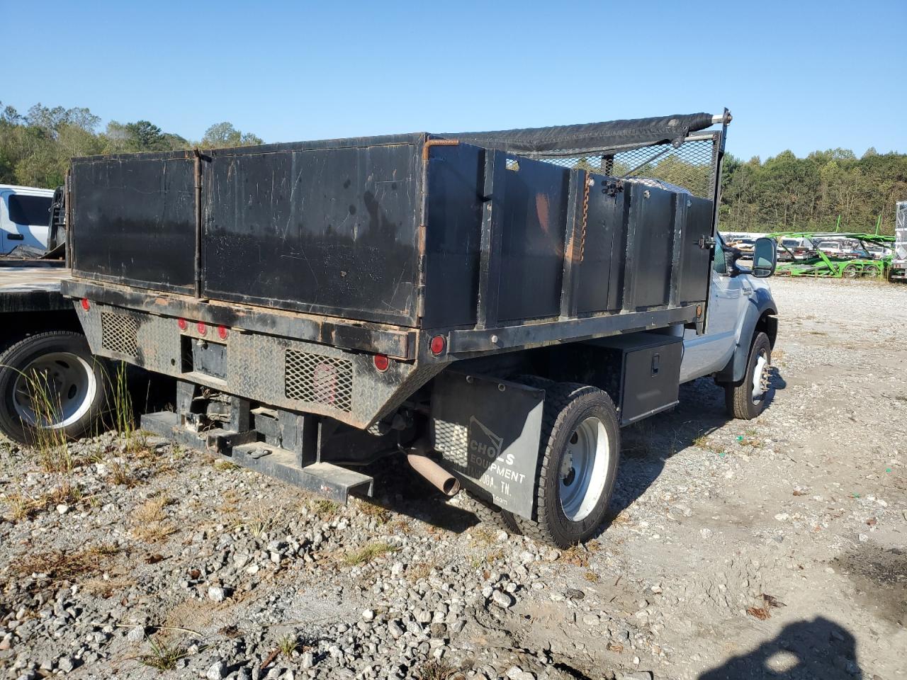 2006 Ford F450 - Image 3