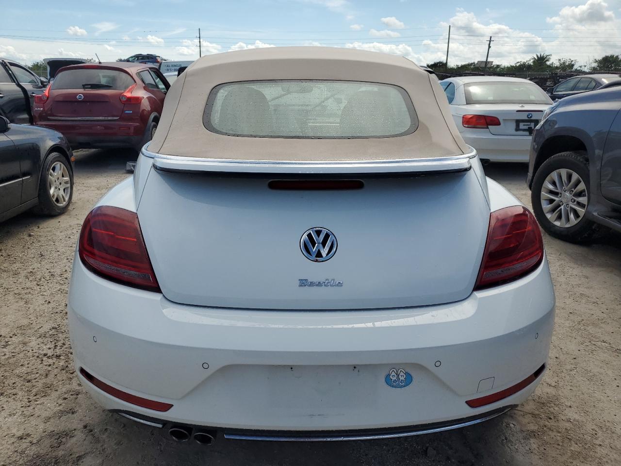 2019 Volkswagen Beetle S VIN: 3VW5DAAT8KM500736 Lot: 74604134