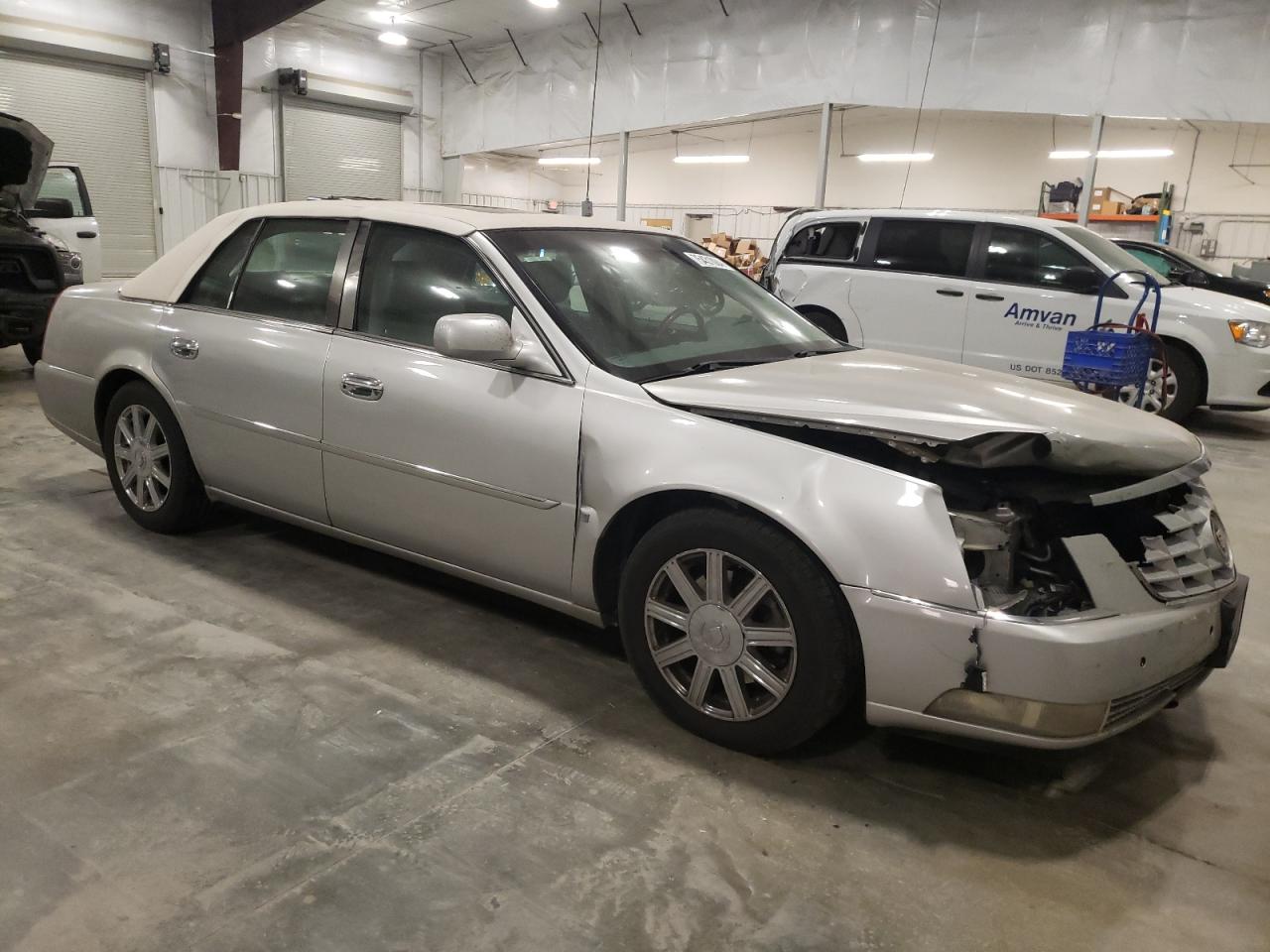 2007 Cadillac DTS - Image 4