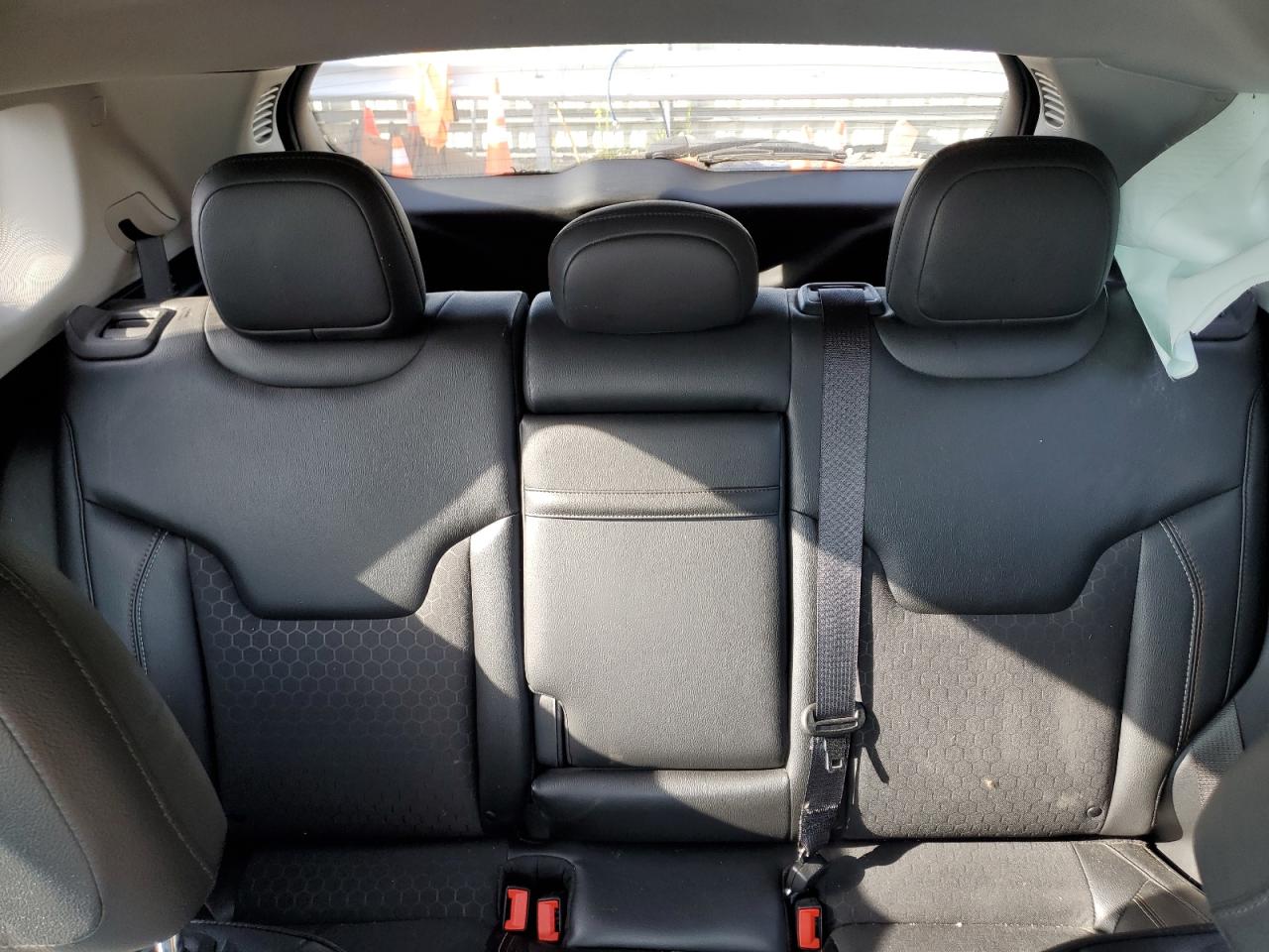 2019 Jeep Compass Latitude VIN: 3C4NJDBB8KT645929 Lot: 75703734