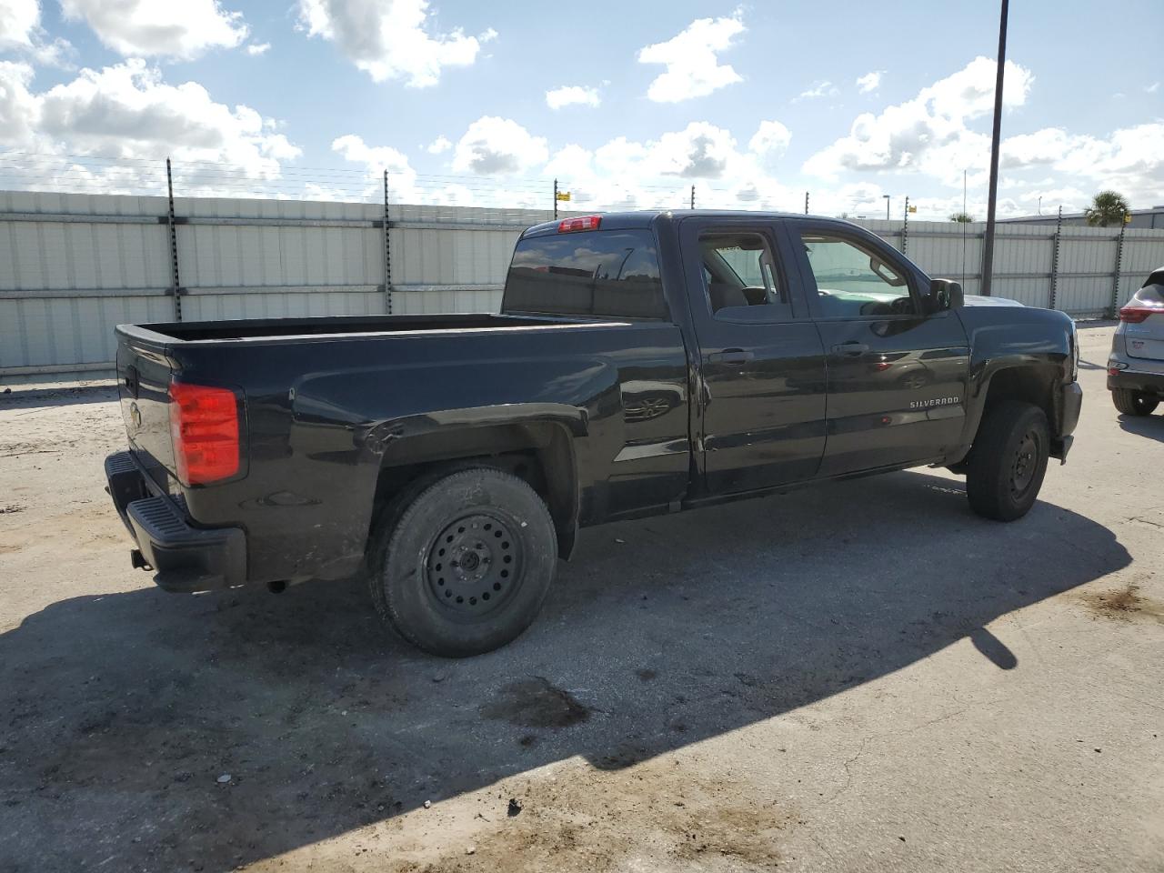 2017 Chevrolet Silverado - Image 3
