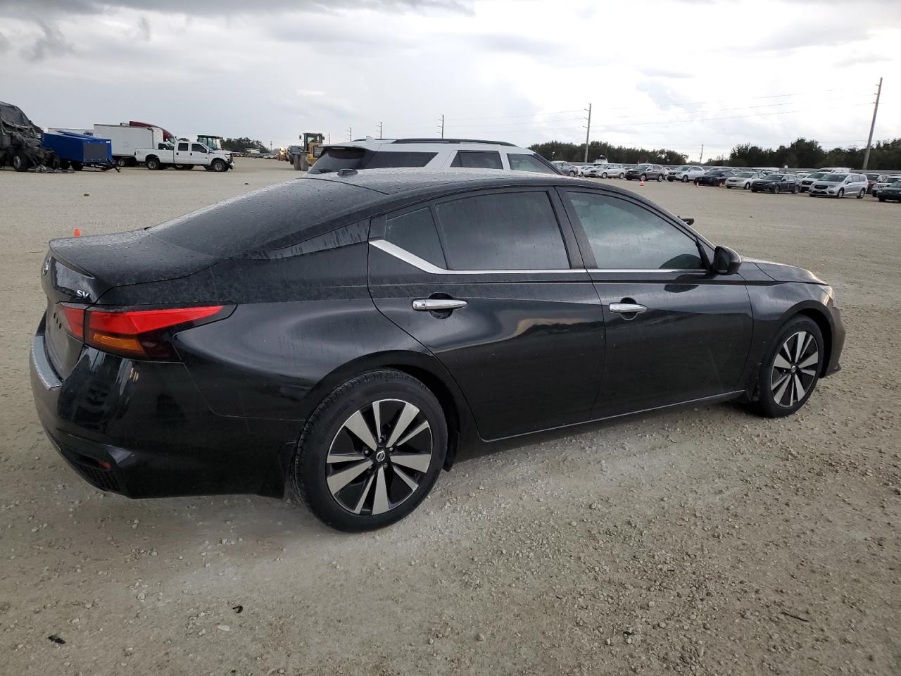 2021 Nissan Altima - Image 3