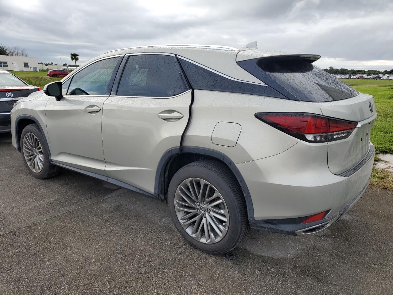 2T2JZMAA7MC184384 2021 LEXUS RX - Image 2