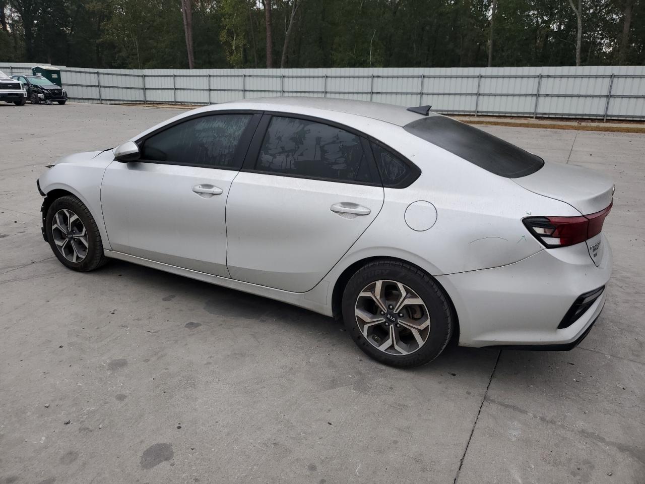 3KPF24AD3KE086492 2019 KIA FORTE - Image 2