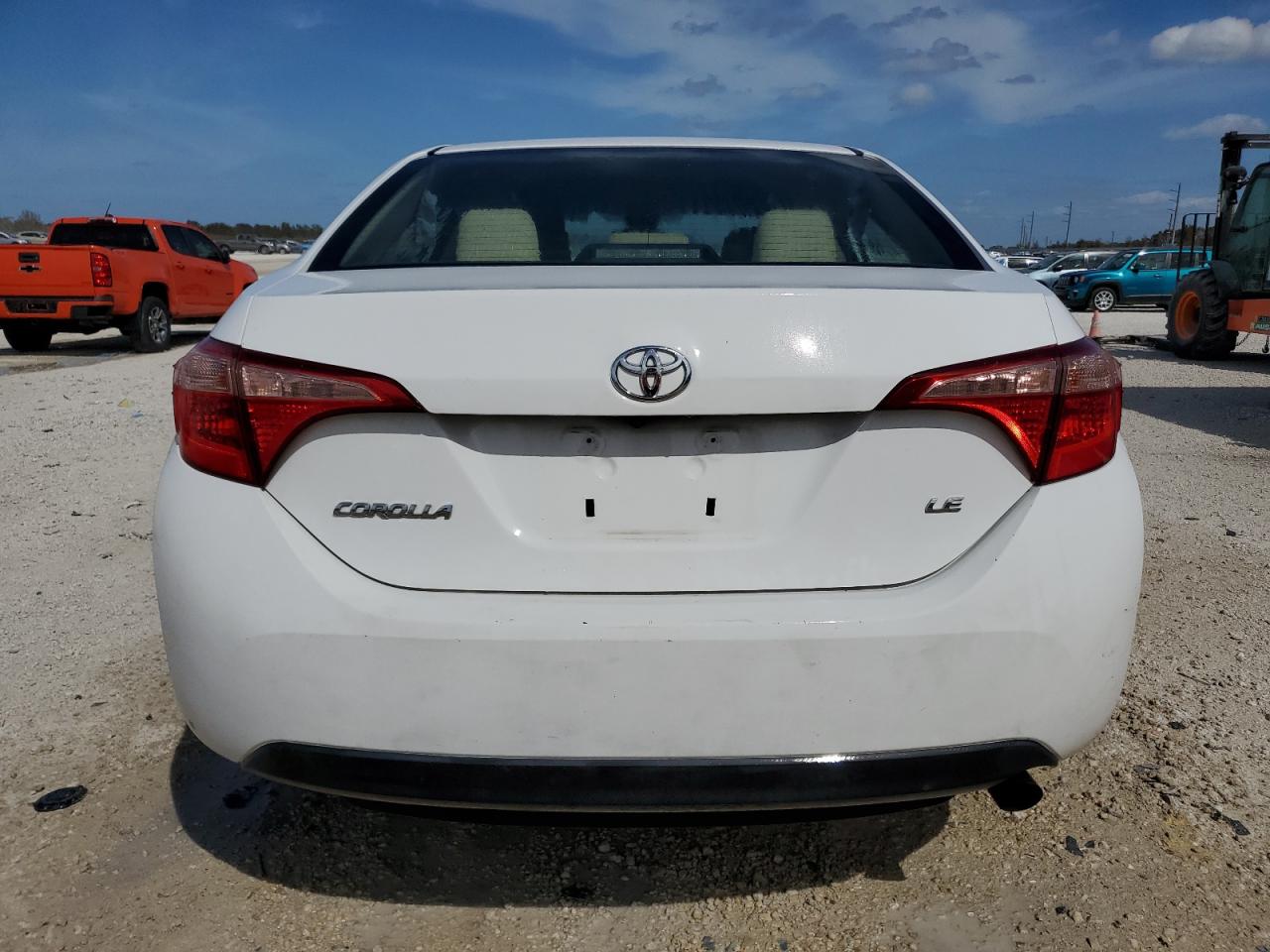 VIN 2T1BURHE9JC028906 2018 TOYOTA COROLLA no.6