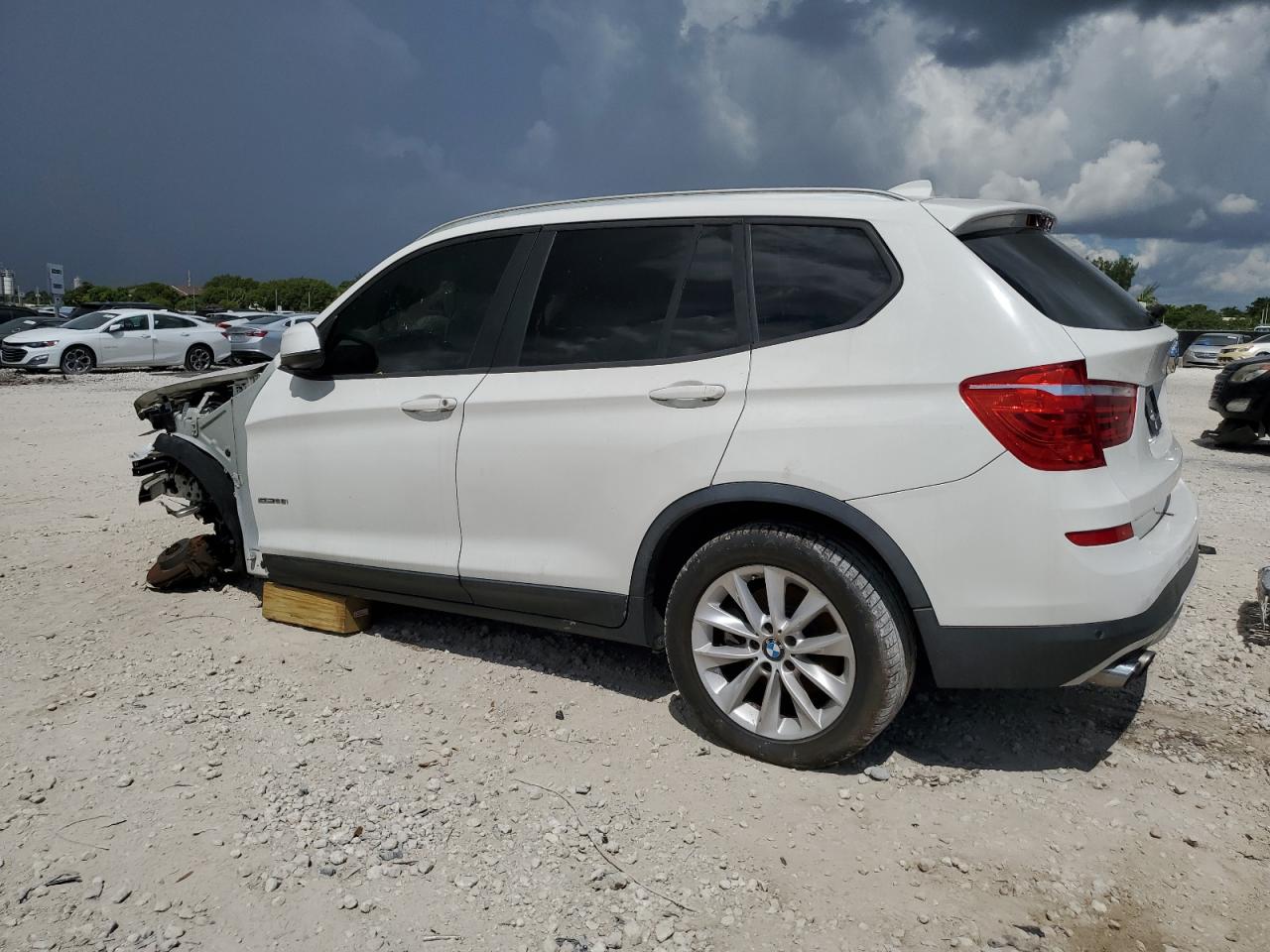 5UXWZ7C56H0U46129 2017 BMW X3 Sdrive28I