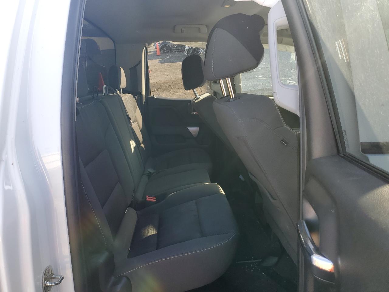 2019 Chevrolet Silverado - Image 10