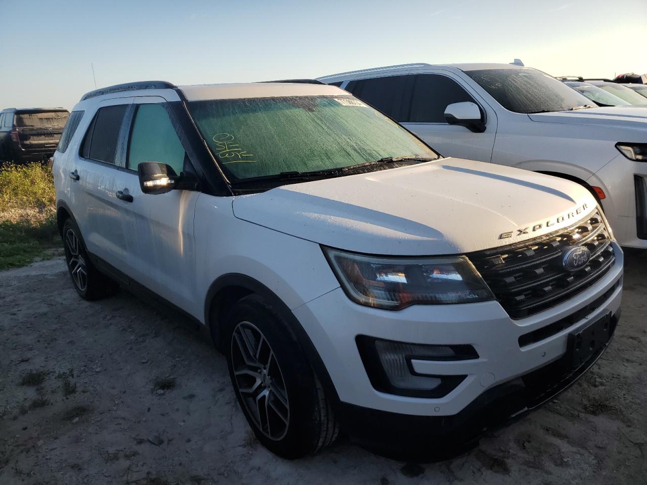 2016 Ford Explorer - Image 4