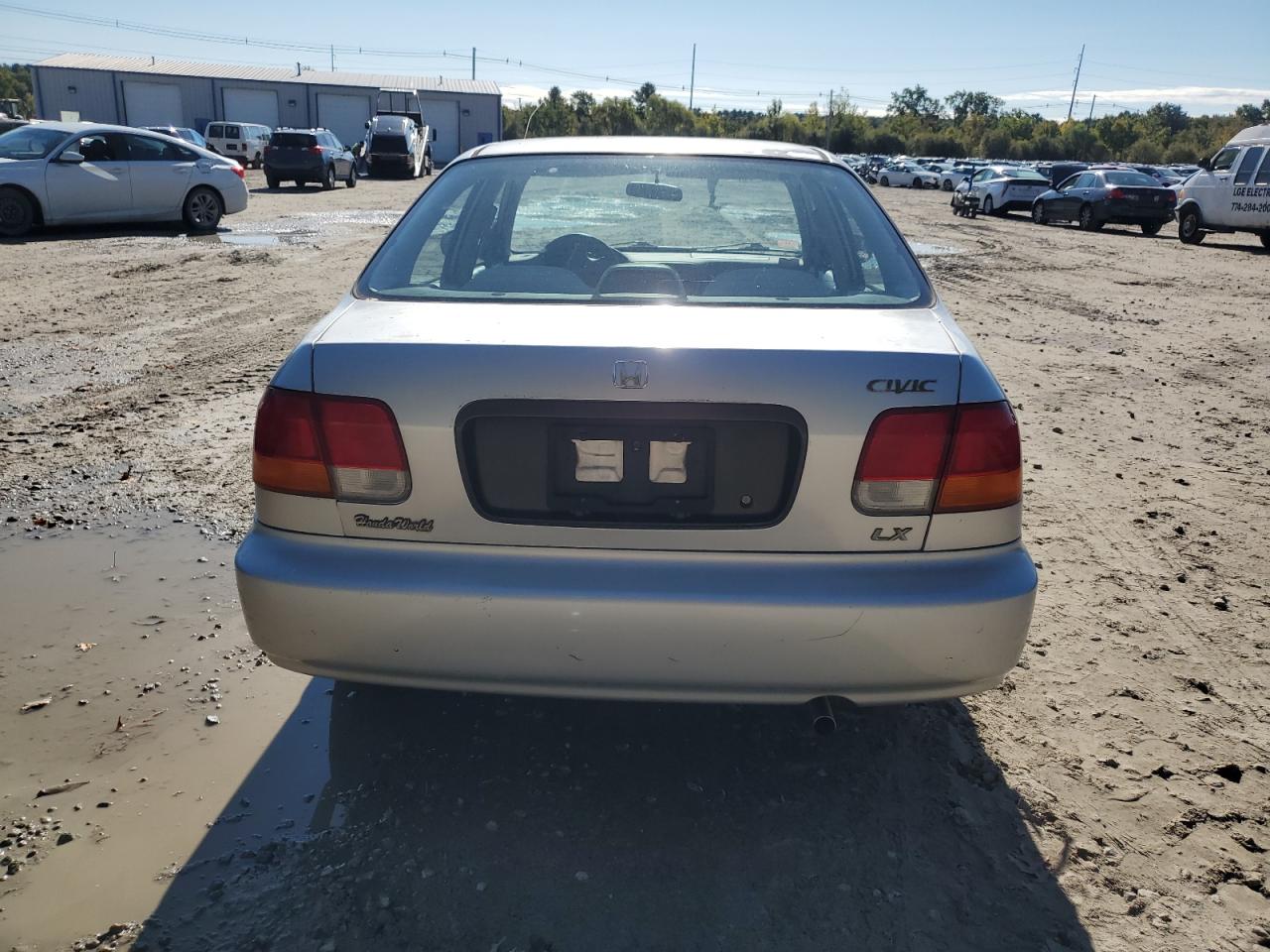 1998 Honda Civic Lx VIN: 1HGEJ6677WL019941 Lot: 72015714