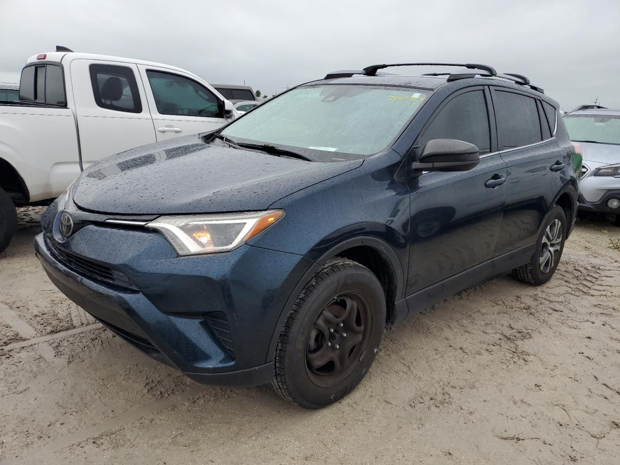 JTMZFREV6JJ176903 2018 TOYOTA RAV 4 - Image 1